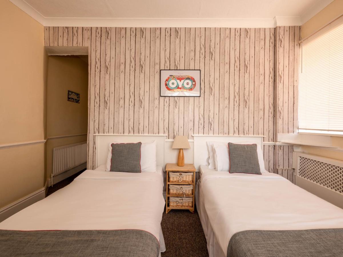Oyo Pier Hotel Rhyl Exterior foto