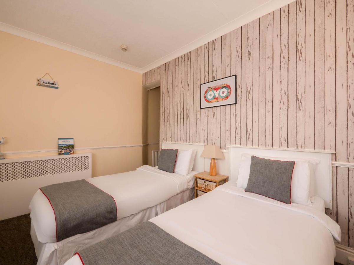 Oyo Pier Hotel Rhyl Exterior foto